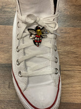 Load image into Gallery viewer, Honey Bee Please Shoe Clips
