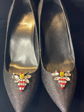 Load image into Gallery viewer, Honey Bee Please Shoe Clips

