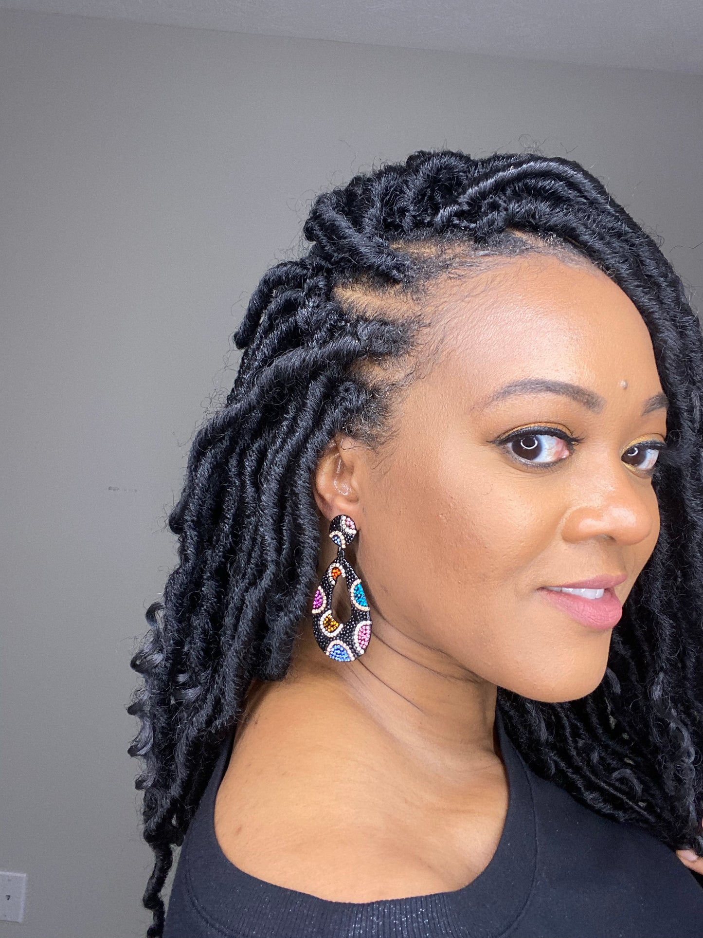 Tyra Teardrop Earrings in Black