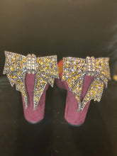 Load image into Gallery viewer, Jaded Bow Shoe Clips in Gold
