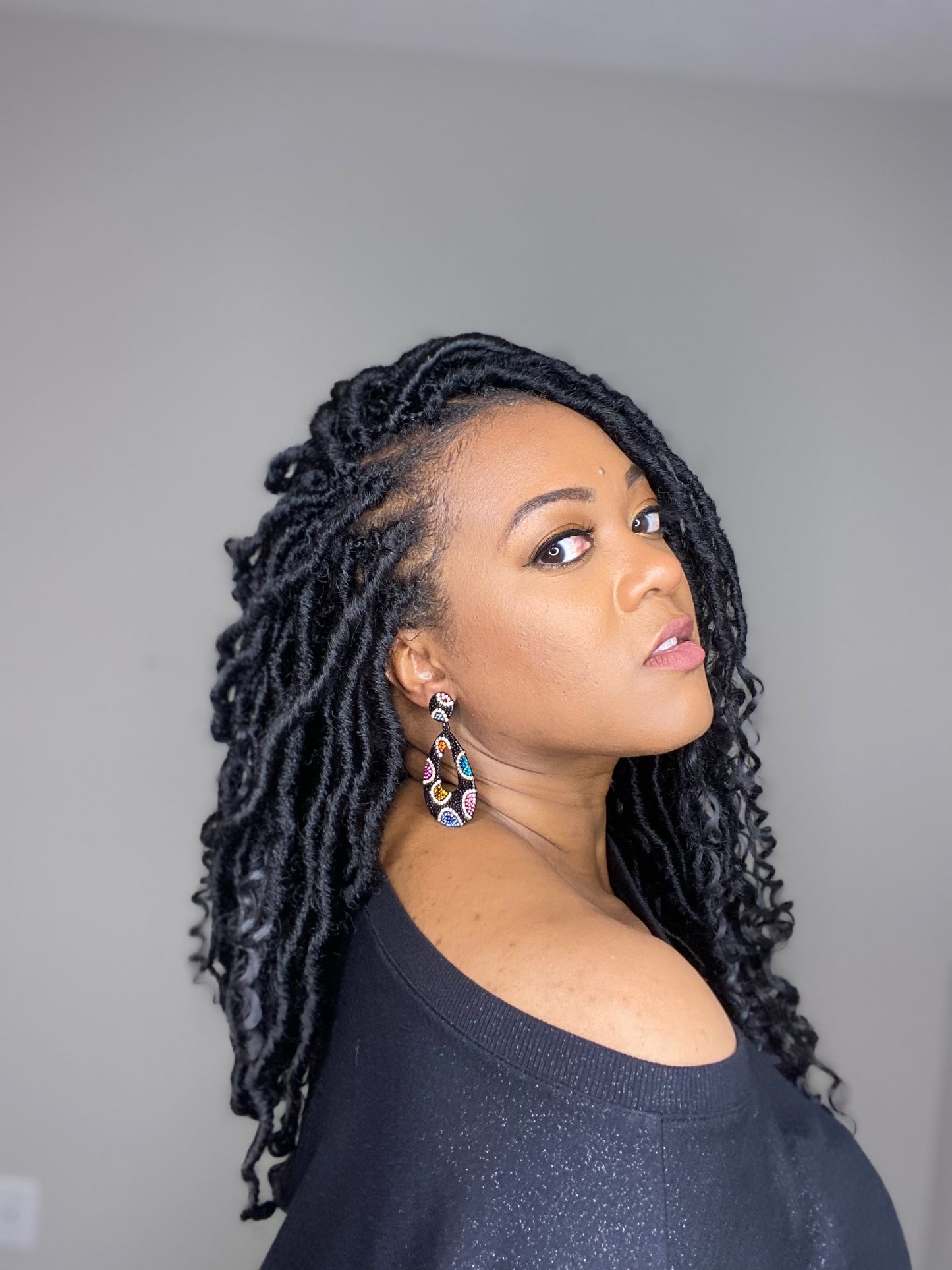 Tyra Teardrop Earrings in Black